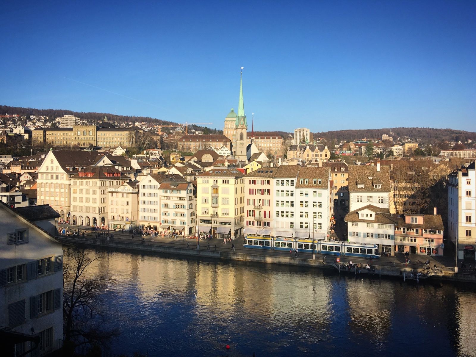 Zurich old-town buildings and church towers beside the Limmat