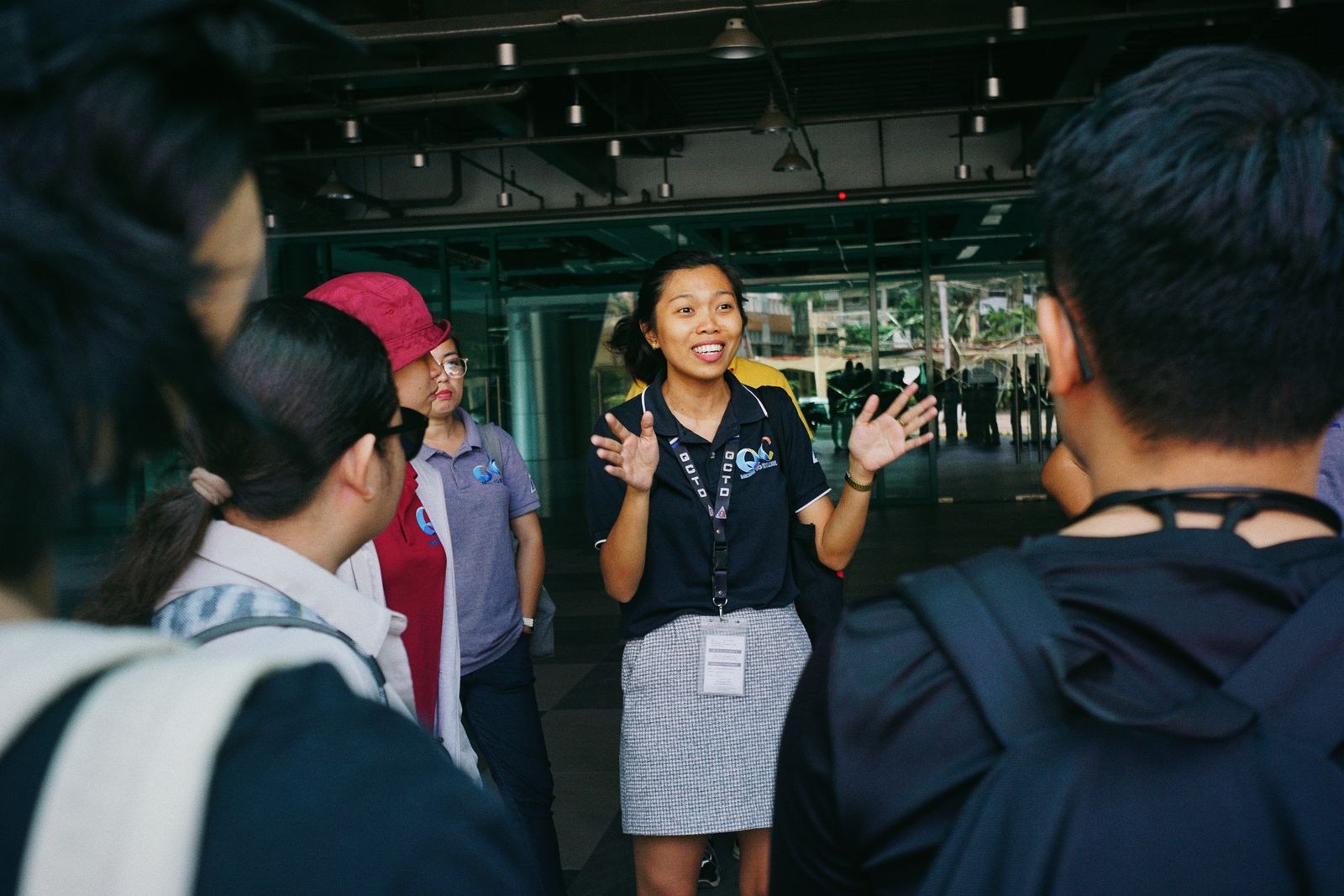 Tour guide talking to a group of visitors